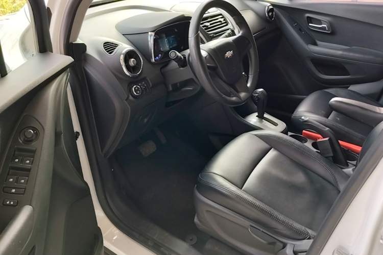 Used Chevrolet Trax 2016 1.4T Automatic Two-Wheel Drive Comfort Version with Sunroof Driver Seat
