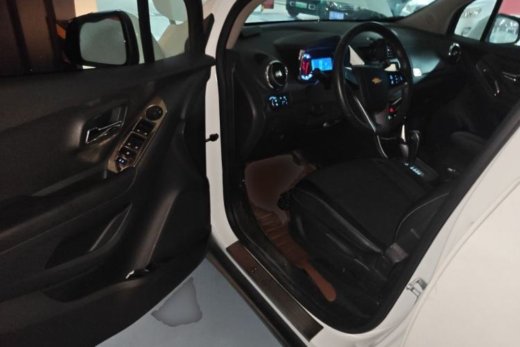 Used Chevrolet Trax 2016 1.4T Automatic Two-Wheel Drive Luxury Version Driver Seat