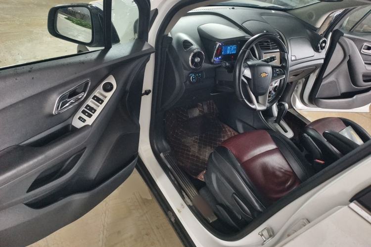 Used Chevrolet Trax 2016 1.4T Automatic Two-Wheel Drive Luxury Version Driver Seat