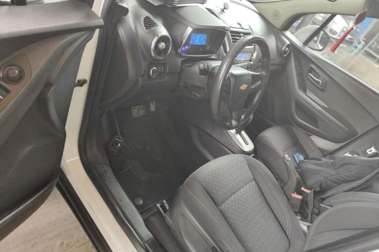 Used Chevrolet Trax 2016 1.4T Automatic Two-Wheel Drive Comfort Version with Sunroof Driver Seat