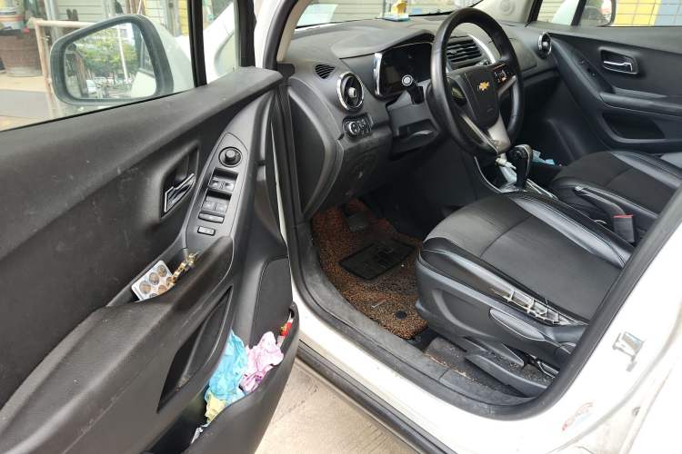 Used Chevrolet Trax 2016 1.4T Automatic Two-Wheel Drive Luxury Version Driver Seat
