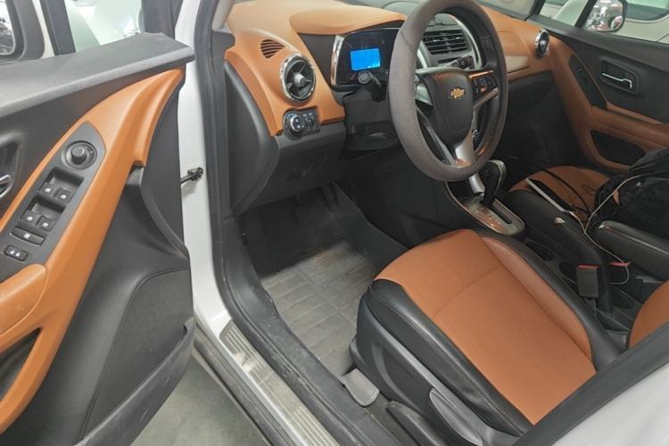 Used Chevrolet Trax 2016 1.4T Automatic Two-Wheel Drive Luxury Version Driver Seat