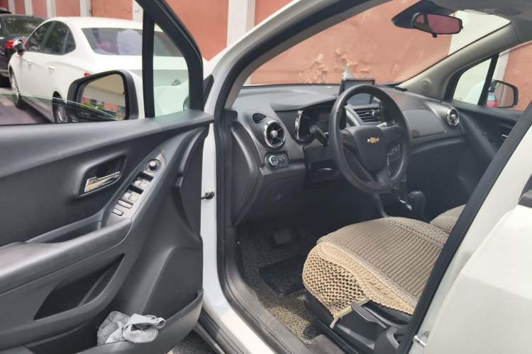 Used Chevrolet Trax 2016 1.4T Automatic Two-Wheel Drive Comfort Version with Sunroof Driver Seat
