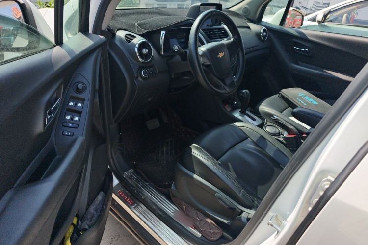 Used Chevrolet Trax 2016 1.4T Automatic Two-Wheel Drive Comfort Version with Sunroof Driver Seat