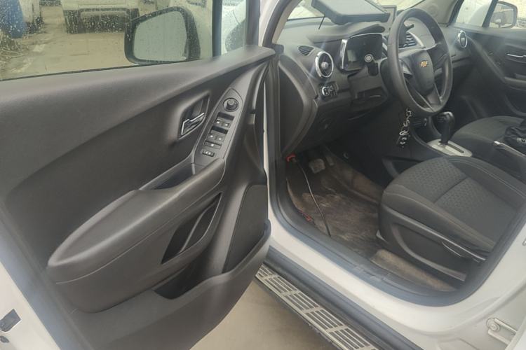 Used Chevrolet Trax 2016 1.4T Automatic Two-Wheel Drive Comfort Version with Sunroof Driver Seat