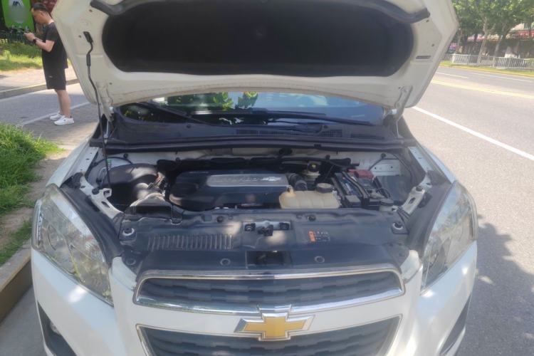 Used Chevrolet Trax 2016 1.4T Automatic Two-Wheel Drive Comfort Version with Sunroof Engine Bay