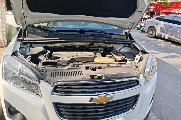 Used Chevrolet Trax 2016 1.4T Manual Two-Wheel Drive Comfort Version with Sunroof Engine Bay
