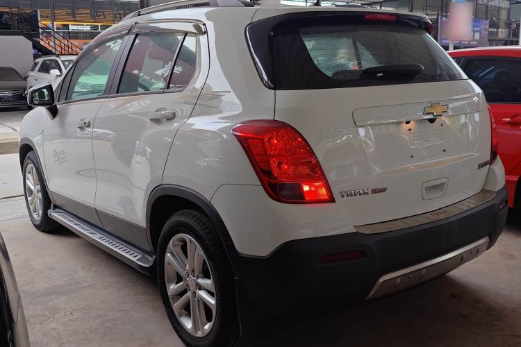 Used Chevrolet Trax 2016 1.4T Manual Two-Wheel Drive Comfort Version with Sunroof Exterior 2
