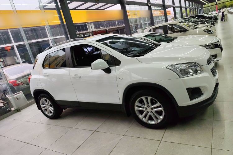 Used Chevrolet Trax 2016 1.4T Manual Two-Wheel Drive Comfort Version with Sunroof Exterior 2