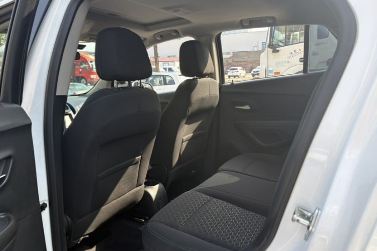 Used Chevrolet Trax 2016 1.4T Automatic Two-Wheel Drive Comfort Version with Sunroof Exterior 3