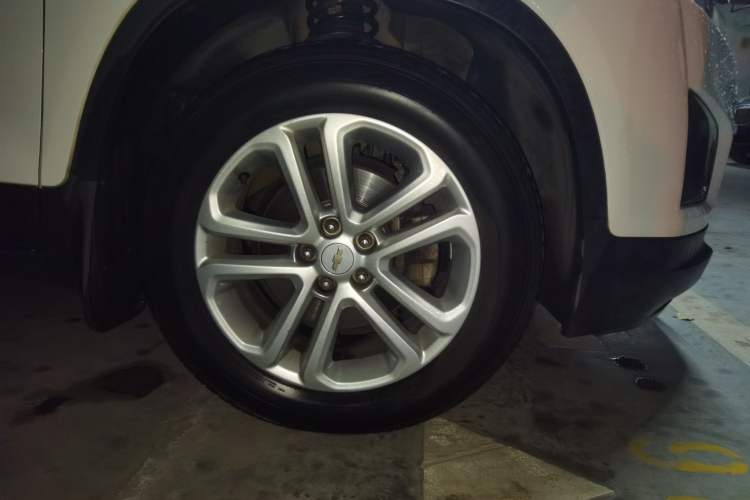 Used Chevrolet Trax 2016 1.4T Automatic Two-Wheel Drive Comfort Version with Sunroof Exterior 4