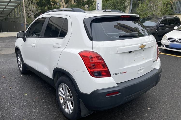 Used Chevrolet Trax 2016 1.4T Manual Two-Wheel Drive Comfort Version with Sunroof Exterior 4