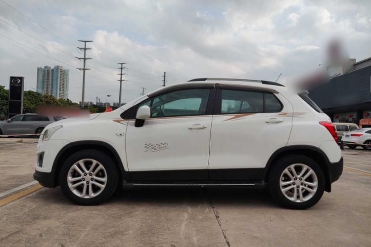 Used Chevrolet Trax 2016 1.4T Manual Two-Wheel Drive Comfort Version with Sunroof Exterior 5