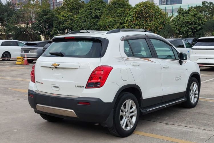 Used Chevrolet Trax 2016 1.4T Manual Two-Wheel Drive Comfort Version with Sunroof Exterior 8