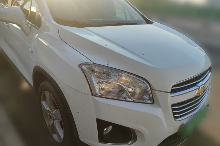 Used Chevrolet Trax 2016 1.4T Automatic Two-Wheel Drive Luxury Version Front Right 45 Deg