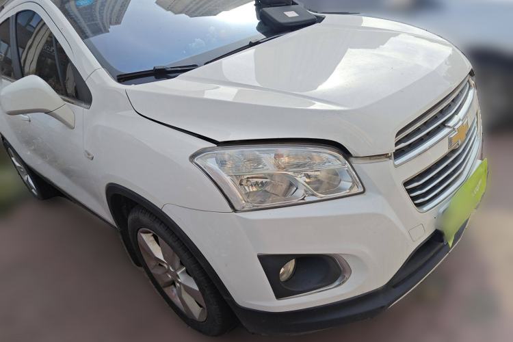 Used Chevrolet Trax 2016 1.4T Automatic Two-Wheel Drive Luxury Version Front Right 45 Deg