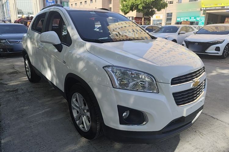 Used Chevrolet Trax 2016 1.4T Manual Two-Wheel Drive Comfort Version with Sunroof Front Right 45 Deg