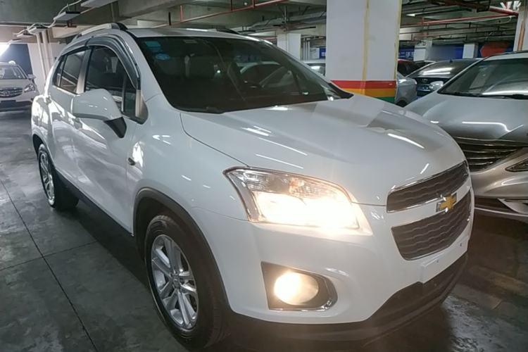 Used Chevrolet Trax 2016 1.4T Automatic Two-Wheel Drive Comfort Version with Sunroof Front Right 45 Deg