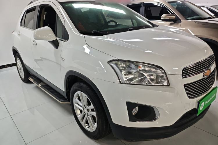 Used Chevrolet Trax 2016 1.4T Automatic Two-Wheel Drive Comfort Version with Sunroof Front Right 45 Deg