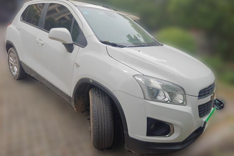 Used Chevrolet Trax 2016 1.4T Automatic Two-Wheel Drive Comfort Version with Sunroof Front Right 45 Deg