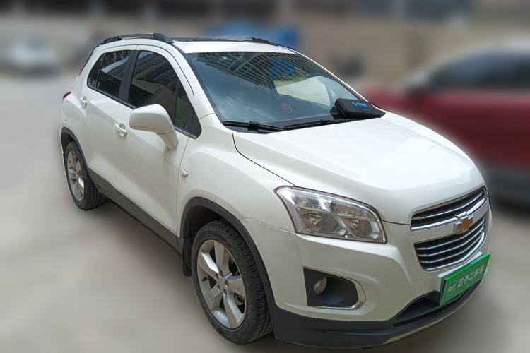 Used Chevrolet Trax 2016 1.4T Automatic Two-Wheel Drive Luxury Version Front Right 45 Deg