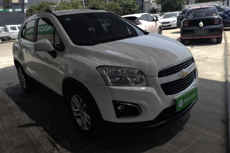 Used Chevrolet Trax 2016 1.4T Manual Two-Wheel Drive Comfort Version with Sunroof Front Right 45 Deg