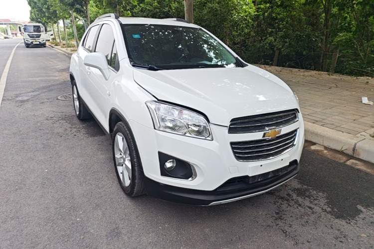 Used Chevrolet Trax 2016 1.4T Automatic Two-Wheel Drive Luxury Version Front Right 45 Deg