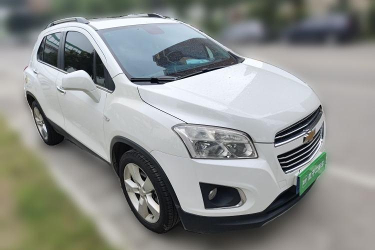 Used Chevrolet Trax 2016 1.4T Automatic 4x4 Flagship Model Front Right 45 Deg