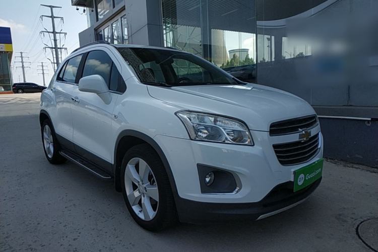 Used Chevrolet Trax 2016 1.4T Automatic 4x4 Flagship Model Front Right 45 Deg