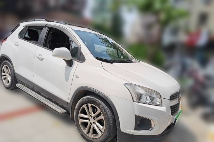 Used Chevrolet Trax 2016 1.4T Automatic Two-Wheel Drive Comfort Version with Sunroof Front Right 45 Deg