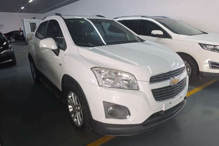 Used Chevrolet Trax 2016 1.4T Automatic Two-Wheel Drive Comfort Version with Sunroof Front Right 45 Deg