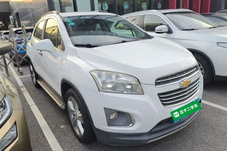 Used Chevrolet Trax 2016 1.4T Automatic Two-Wheel Drive Luxury Version Front Right 45 Deg