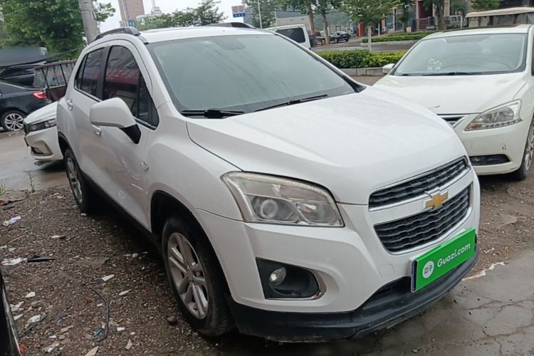 Used Chevrolet Trax 2016 1.4T Automatic Two-Wheel Drive Comfort Version with Sunroof Front Right 45 Deg