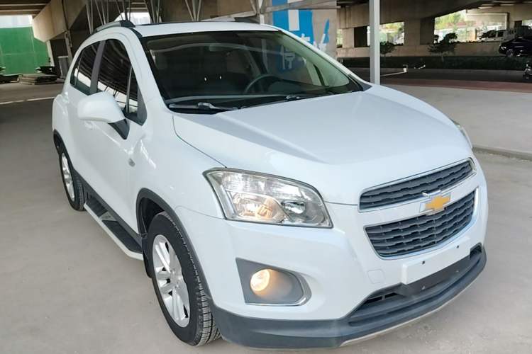 Used Chevrolet Trax 2016 1.4T Automatic Two-Wheel Drive Comfort Version with Sunroof Front Right 45 Deg
