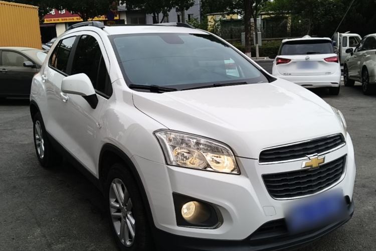 Used Chevrolet Trax 2016 1.4T Manual Two-Wheel Drive Comfort Version with Sunroof Front Right 45 Deg