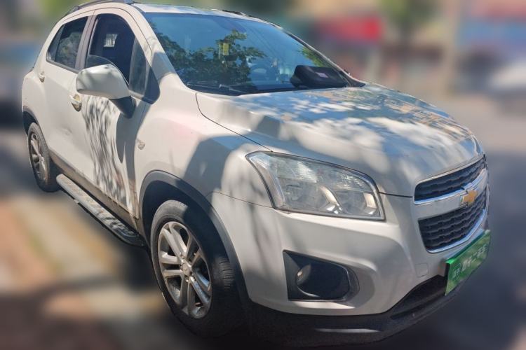 Used Chevrolet Trax 2016 1.4T Manual Two-Wheel Drive Comfort Version with Sunroof Front Right 45 Deg