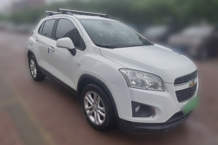 Used Chevrolet Trax 2016 1.4T Manual Two-Wheel Drive Comfort Version with Sunroof Front Right 45 Deg