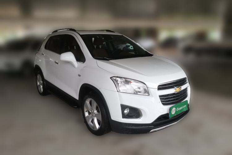 Used Chevrolet Trax 2016 1.4T Automatic 4x4 Flagship Model Front Right 45 Deg