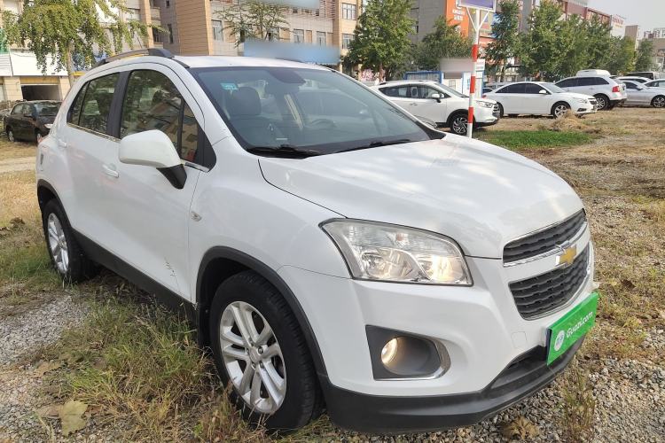 Used Chevrolet Trax 2016 1.4T Manual Two-Wheel Drive Comfort Version with Sunroof Front Right 45 Deg