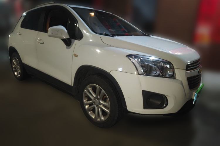 Used Chevrolet Trax 2016 1.4T Automatic Two-Wheel Drive Comfort Version with Sunroof Front Right 45 Deg