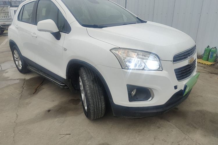 Used Chevrolet Trax 2016 1.4T Automatic Two-Wheel Drive Comfort Version with Sunroof Front Right 45 Deg