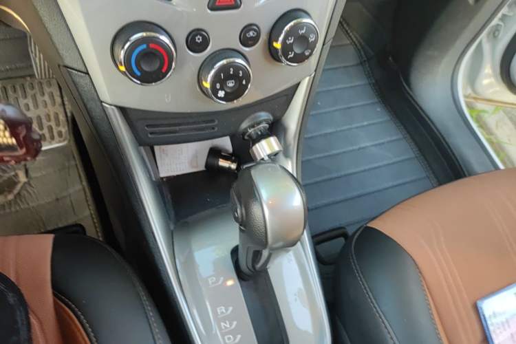 Used Chevrolet Trax 2016 1.4T Automatic Two-Wheel Drive Luxury Version Gear Lever