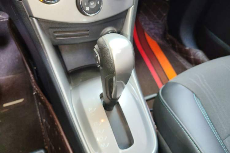 Used Chevrolet Trax 2016 1.4T Automatic Two-Wheel Drive Luxury Version Gear Lever