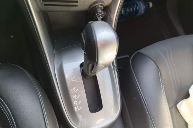 Used Chevrolet Trax 2016 1.4T Automatic Two-Wheel Drive Luxury Version Gear Lever