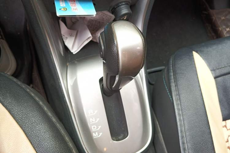 Used Chevrolet Trax 2016 1.4T Automatic Two-Wheel Drive Luxury Version Gear Lever
