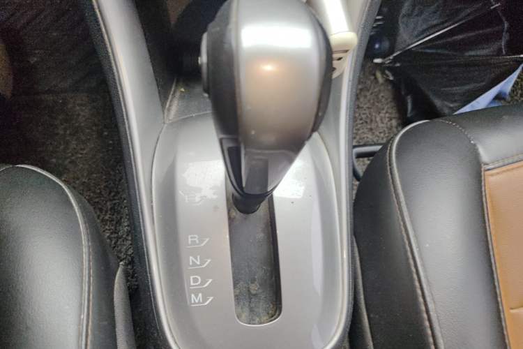 Used Chevrolet Trax 2016 1.4T Automatic 4x4 Flagship Model Gear Lever