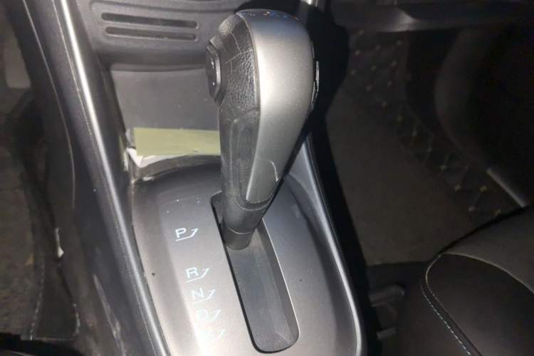 Used Chevrolet Trax 2016 1.4T Automatic Two-Wheel Drive Luxury Version Gear Lever