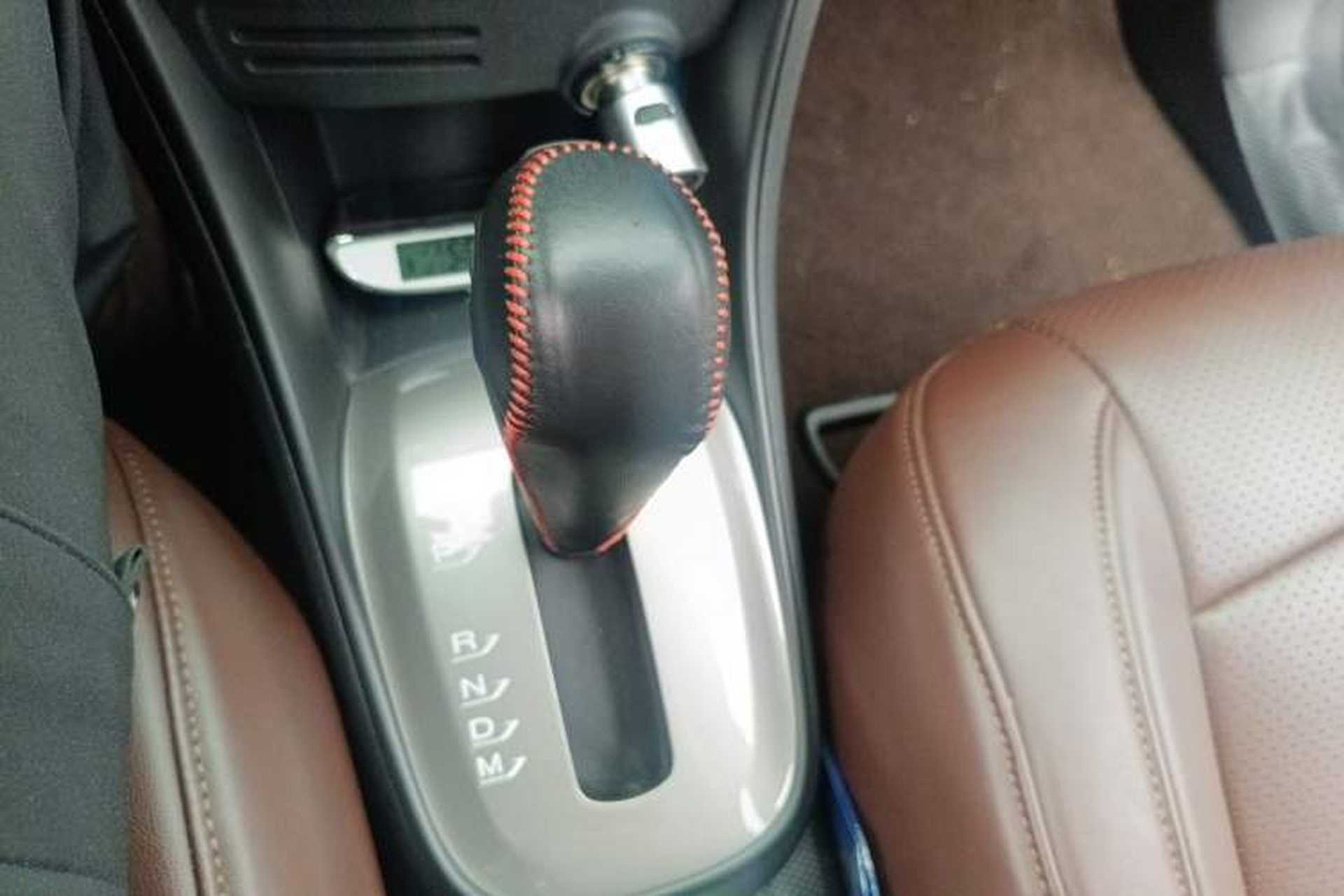 Used Chevrolet Trax 2016 1.4T Automatic Two-Wheel Drive Comfort Version with Sunroof Gear Lever