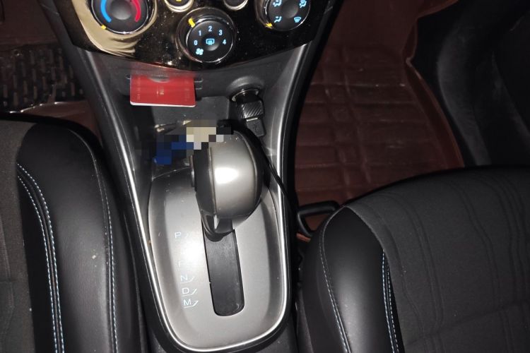 Used Chevrolet Trax 2016 1.4T Automatic Two-Wheel Drive Luxury Version Gear Lever