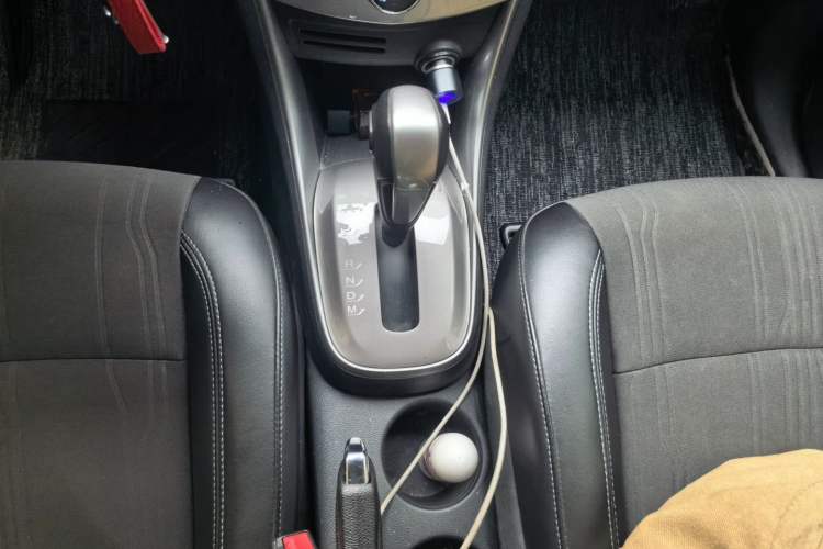 Used Chevrolet Trax 2016 1.4T Automatic Two-Wheel Drive Luxury Version Gear Lever